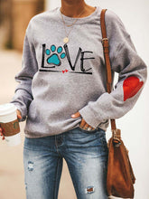 Load image into Gallery viewer, Sudadera Dog Love Heart Design