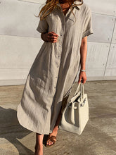 Load image into Gallery viewer, Vestido comprido abotoado com gola de lapela