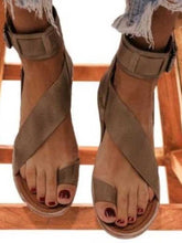 Load image into Gallery viewer, Women's flat sandals with open buckle and retro buckle