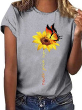 Load image into Gallery viewer, Camiseta de manga corta con cuello redondo y mariposa