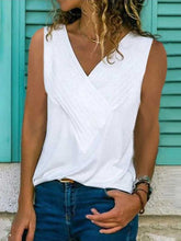 Load image into Gallery viewer, Camiseta con cuello de pico en color liso