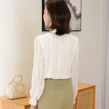Load image into Gallery viewer, Small tie style fragrance small shirt