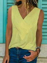 Load image into Gallery viewer, Camiseta con cuello de pico en color liso