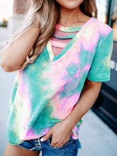 Load image into Gallery viewer, Camiseta holgada de manga corta con cuello de pico para mujer