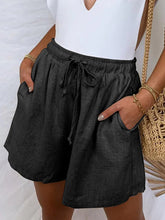 Load image into Gallery viewer, Plain cotton and linen shorts with pocket for women