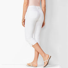 Load image into Gallery viewer, 70s mid-rise stretch denim capri pants