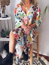 Load image into Gallery viewer, Vestido feminino de algodão e linho com estampa floral com decote em V