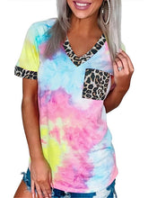 Load image into Gallery viewer, Camiseta feminina com estampa de leopardo