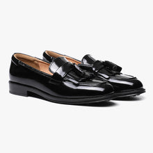 Load image into Gallery viewer, Classic fringed loafers in black / burgundy