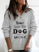 Load image into Gallery viewer, Jumper Damen com estampa O tempo gasto com o cachorro nunca é desperdiçado