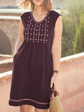 Load image into Gallery viewer, Vestido feminino bordado sem mangas