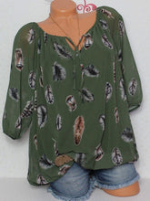 Load image into Gallery viewer, Sleeveless shirt top with feather print