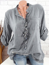 Load image into Gallery viewer, Camisa feminina de algodão e linho com bolso com decote em V