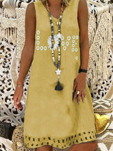 Load image into Gallery viewer, Sleeveless V-neck dress with daisy print