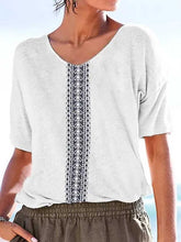 Load image into Gallery viewer, Women's T-shirt with round neck and vintage print