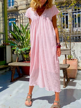 Load image into Gallery viewer, Vestido de manga corta con cuello en V de color liso