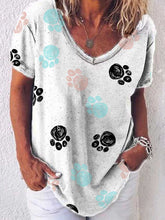 Load image into Gallery viewer, Camiseta feminina com estampa de pata de cachorro colorida