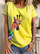 Load image into Gallery viewer, Camiseta feminina de manga curta com estampa girafa