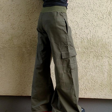 Load image into Gallery viewer, Solid color side pockets for women with wide legs and casual pants.