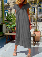 Load image into Gallery viewer, Vestido de manga corta con cuello en V de color liso