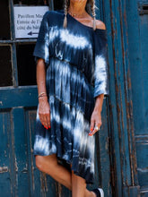 Load image into Gallery viewer, Round neck dress with midi sleeves and round neck