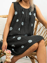 Load image into Gallery viewer, Women's sleeveless linen dress with dots
