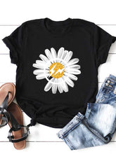 Load image into Gallery viewer, Camiseta con estampado de margaritas