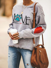 Load image into Gallery viewer, Sudadera Dog Love Heart Design