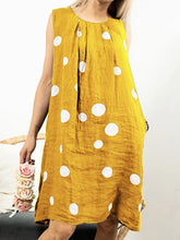 Load image into Gallery viewer, Women's sleeveless linen dress with dots