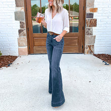 Load image into Gallery viewer, Women's flared jeans with high waist