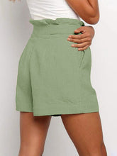 Load image into Gallery viewer, Shorts de mujer de algodón y lino con volantes