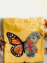 Load image into Gallery viewer, Camiseta de manga curta com estampa borboleta