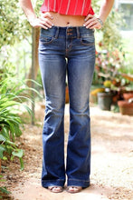 Load image into Gallery viewer, Casual mid-rise flare jeans
