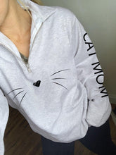 Load image into Gallery viewer, Sudadera Cat Mom Pet Beard para mulheres

