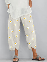 Load image into Gallery viewer, Women's cotton and linen short pants with daisy print
