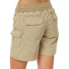 Load image into Gallery viewer, Shorts cargo Frauen com punhos enrolados
