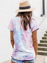 Load image into Gallery viewer, Way Maker Miracle Worker Promise Keeper Light In The Darkness Mi Dios que es quien eres Camiseta de manga corta con efecto tie-dye
