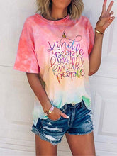 Load image into Gallery viewer, T-shirt Tie-Dye com estampa a cores de pessoas gentis são meu tipo de gente
