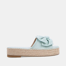 Load image into Gallery viewer, Rosette slippers
