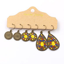 Load image into Gallery viewer, Serena Earrings

