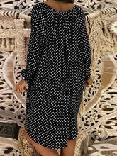 Load image into Gallery viewer, Vestido de bolinhas plus size de algodão e linho
