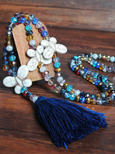 Load image into Gallery viewer, Colar de vidro multicolorido com pompom boho
