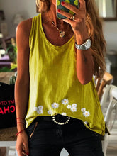 Load image into Gallery viewer, Camiseta feminina com estampa floral Daisy
