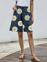 Load image into Gallery viewer, Shorts de mujer de algodón y lino de talla grande con estampado de margaritas
