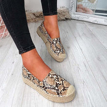 Load image into Gallery viewer, Women's Knitted Round Toe Fashion Shoes
