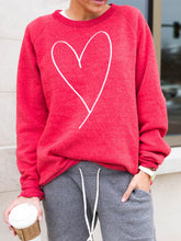 Load image into Gallery viewer, Sudadera con capucha y estampado de corazones
