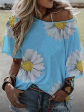Load image into Gallery viewer, Women's loose-fit daisy print T-shirt
