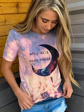 Load image into Gallery viewer, Camiseta feminina de manga curta tie-dye Moon Stay Wild Moon
