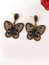 Load image into Gallery viewer, Pendientes retro mariposa hueca Pendientes de diamantes salvajes
