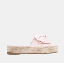 Load image into Gallery viewer, Rosette slippers
